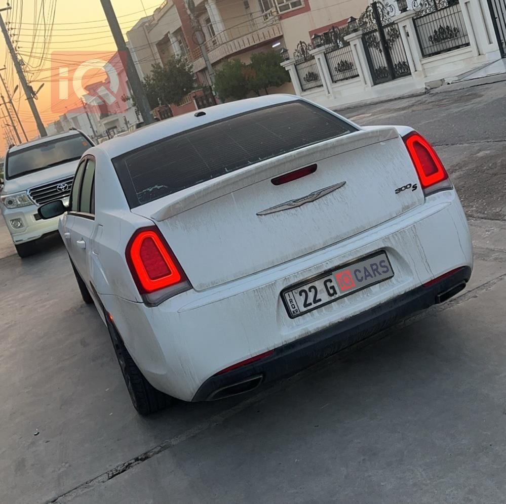 کرایسلەر 300